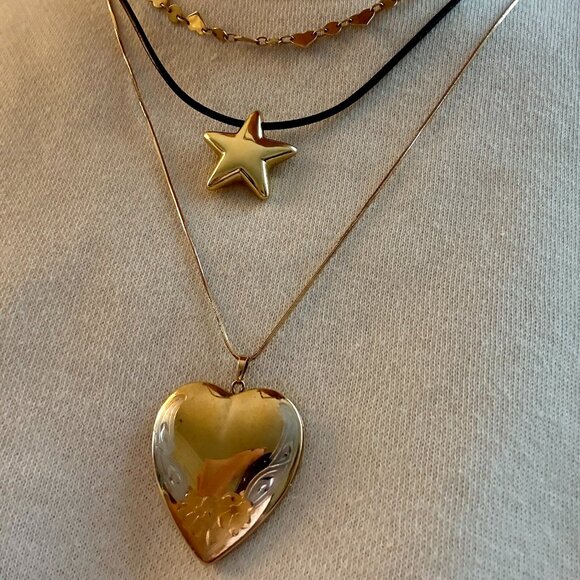 *SOLD* 18K Gold Star on Black Leather Cord w/ 18K clasp - Milor - 18" - Picture 8 of 8